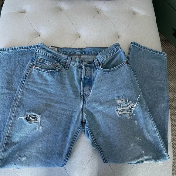 LEVI’s - 501 Ripped Jeans - Picture 4 of 6